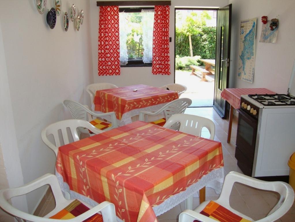 Appartement Gyöngyvirág Vendégház à Balatonboglár Chambre photo