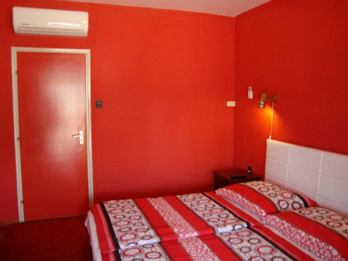 Appartement Gyöngyvirág Vendégház à Balatonboglár Extérieur photo