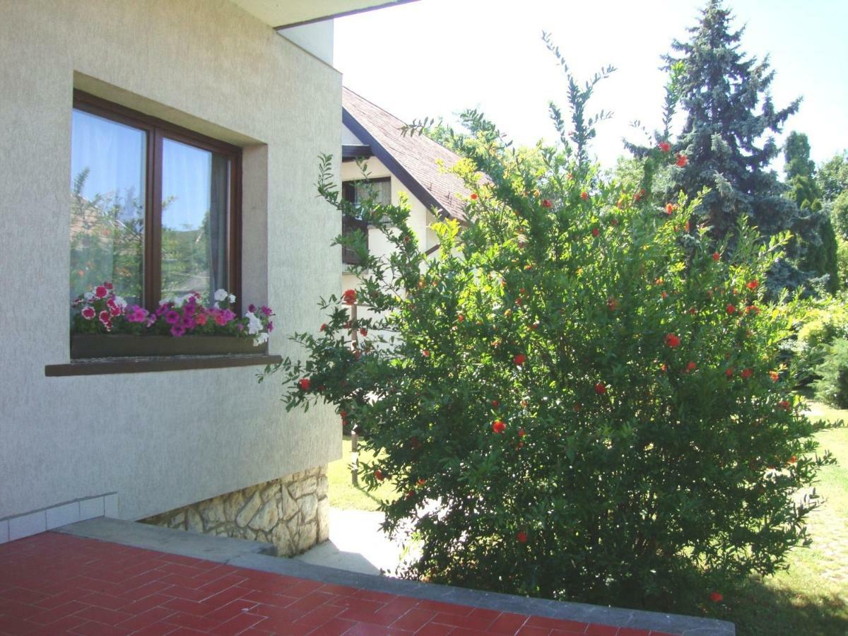 Appartement Gyöngyvirág Vendégház à Balatonboglár Extérieur photo