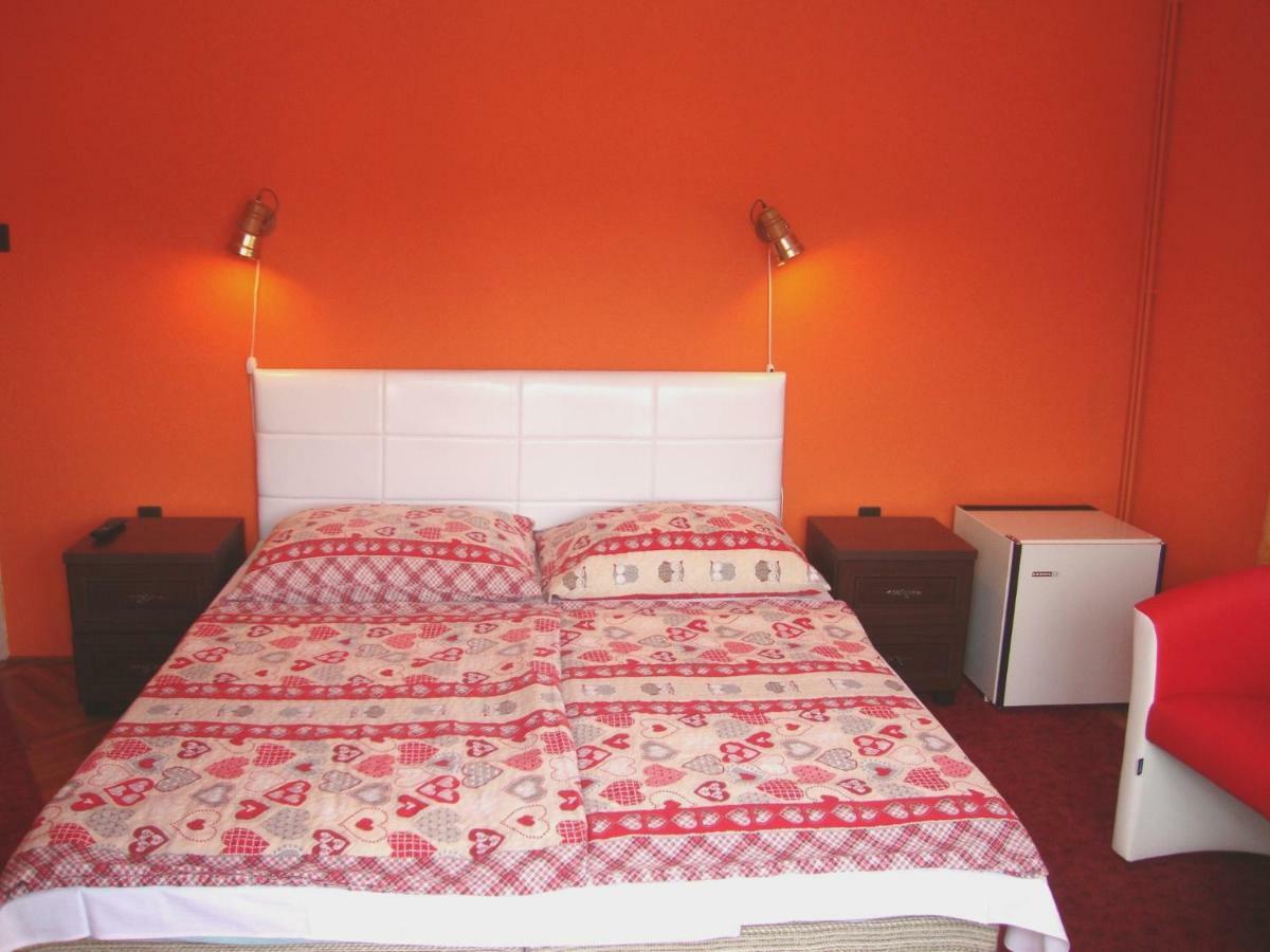 Appartement Gyöngyvirág Vendégház à Balatonboglár Extérieur photo