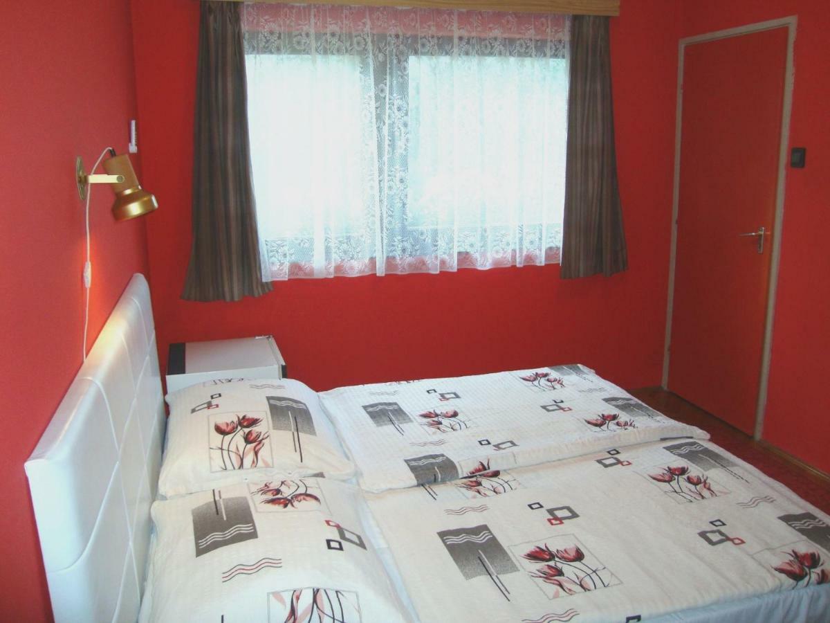 Appartement Gyöngyvirág Vendégház à Balatonboglár Extérieur photo